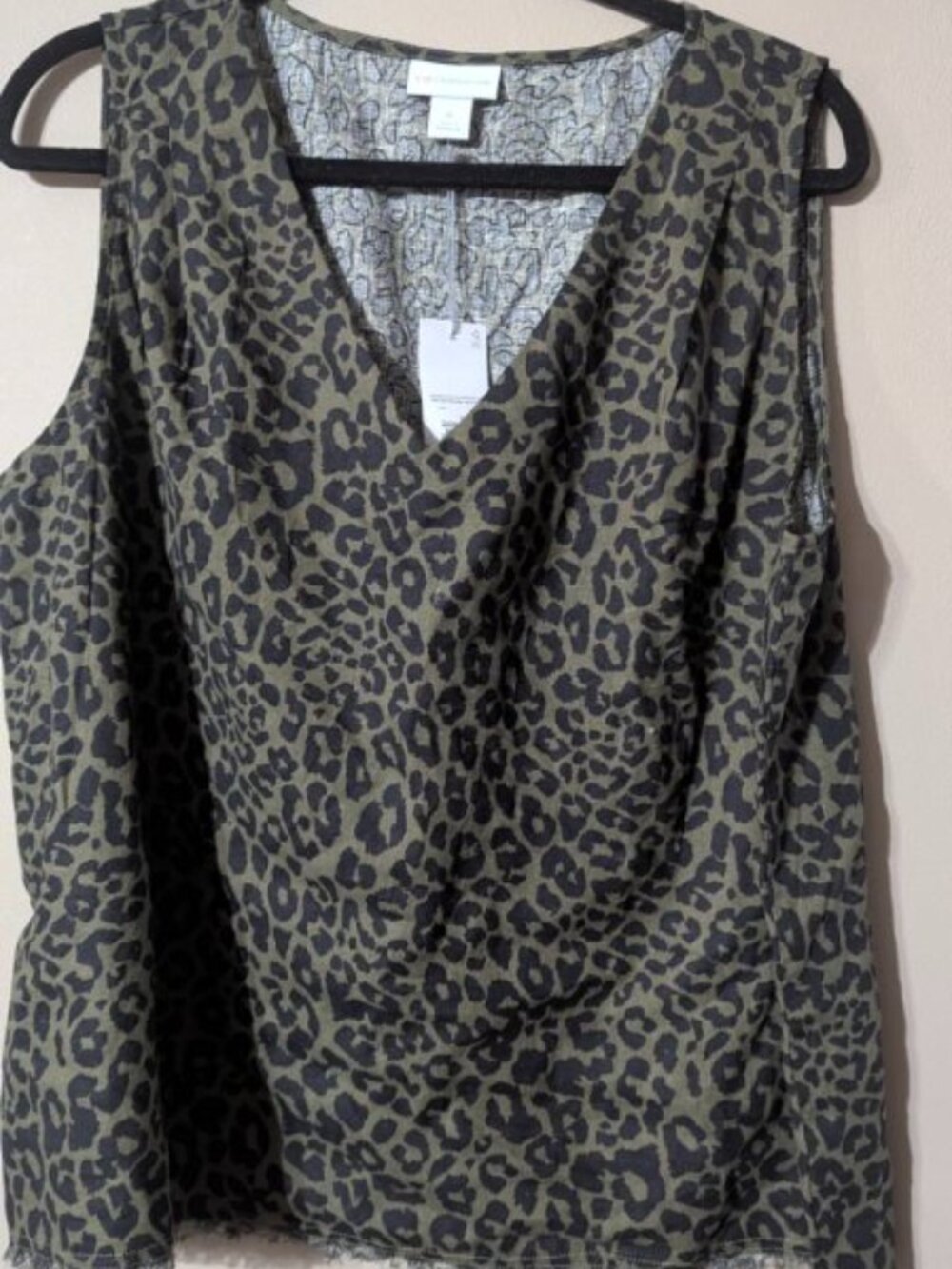 Liz Claiborne short sleeve leopard top XL